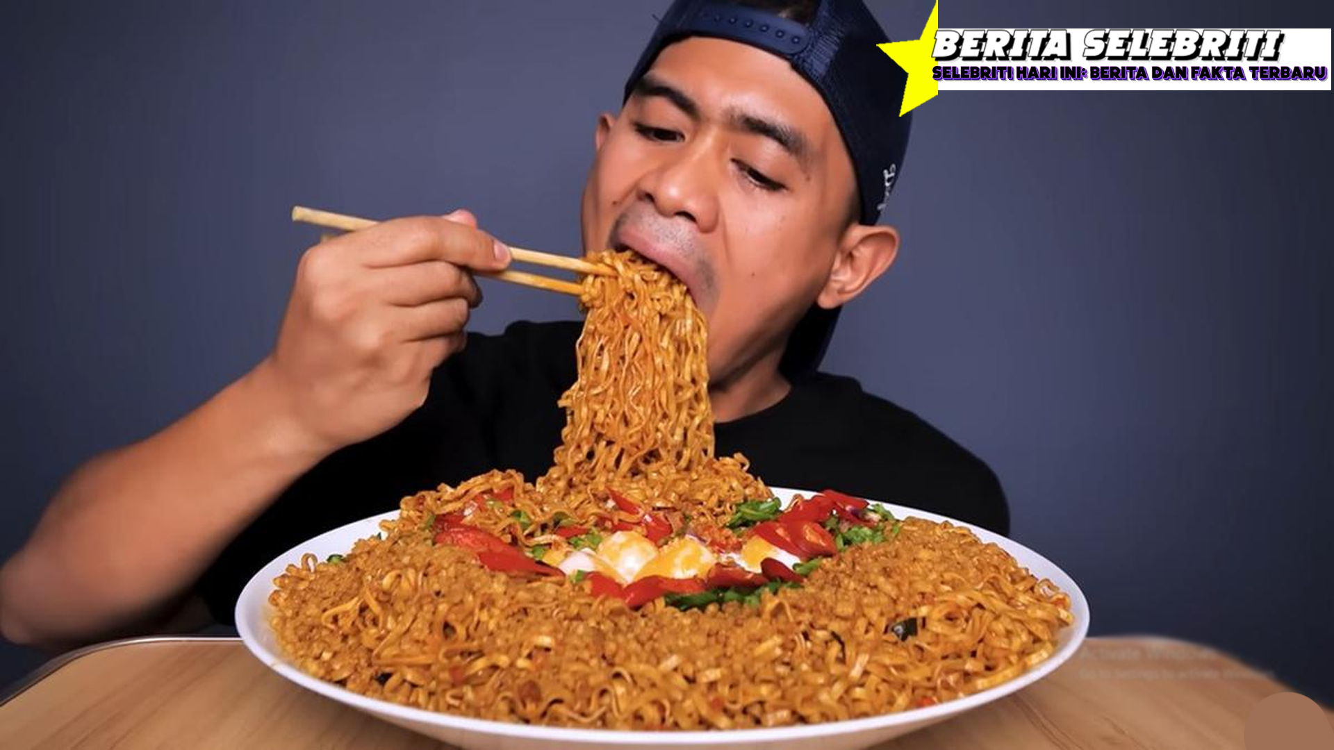 Reaksi Terduga Tanboy Kun Saat Coba Mie Sedaap Varian Baru!