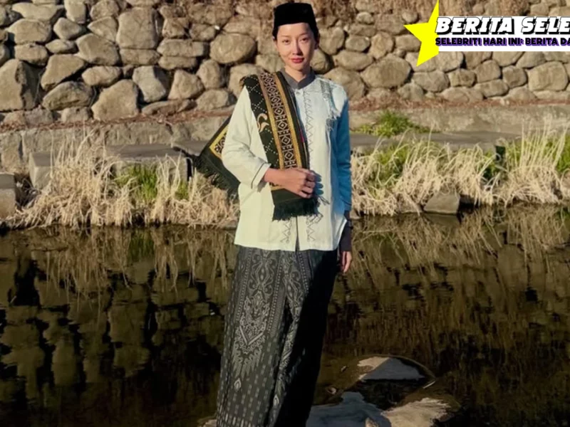 Lucinta Luna Salat Ied Pakai Koko, Maknanya Dalam